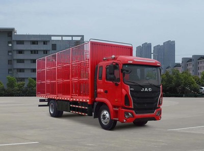 江淮HFC5181CCQP3K1A50S3V畜禽運輸車 專業、高效與安全的現代化畜禽物流解決方案